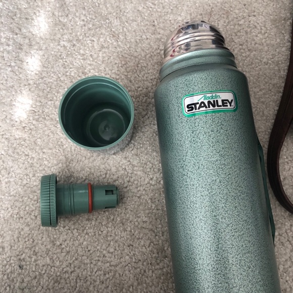 Vintage Aladdin Stanley Thermos A-944DH Green Quart With Leather Carrying Case - Picture 5 of 16